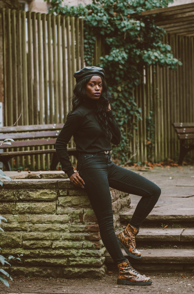 Black jumper and skinny jeans with dr martens_phuckitfashion